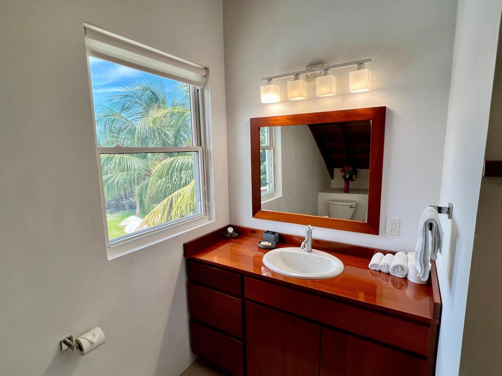 Velento Partial Ocean View Penthouse #7 Villa Caye Caulker Exteriör bild