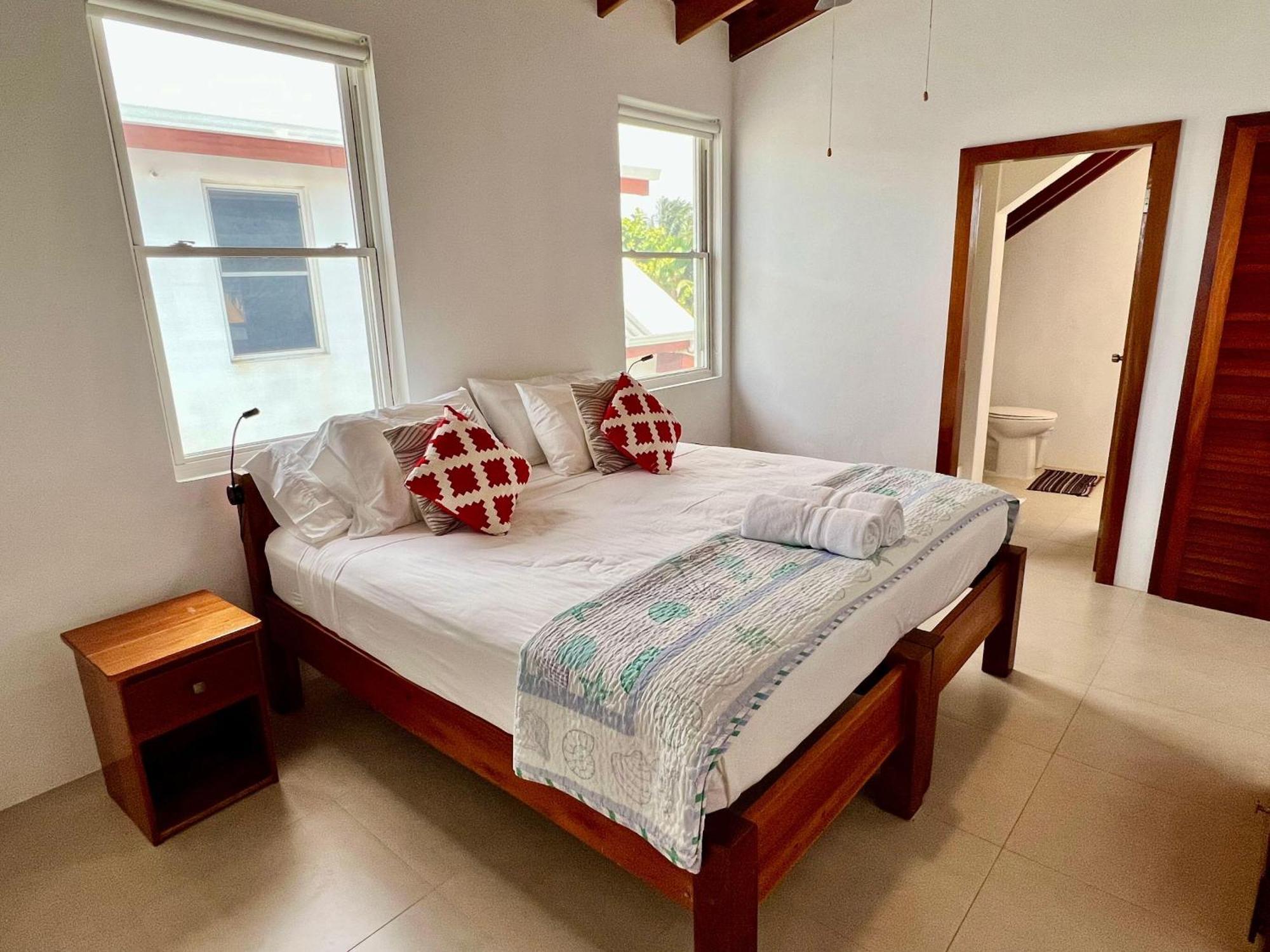 Velento Partial Ocean View Penthouse #7 Villa Caye Caulker Exteriör bild